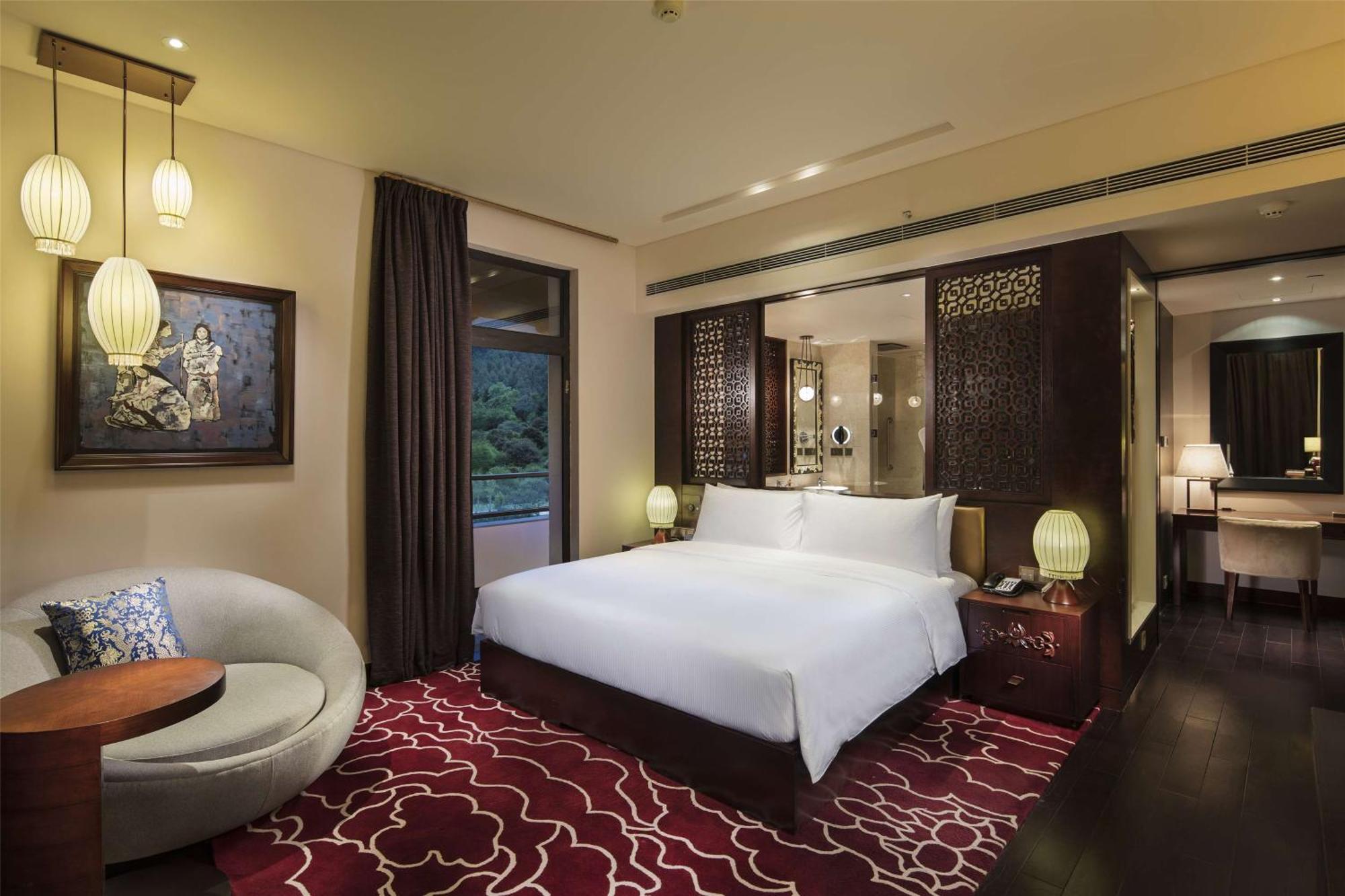 Hilton Linzhi Resort Ньїнгчі Екстер'єр фото